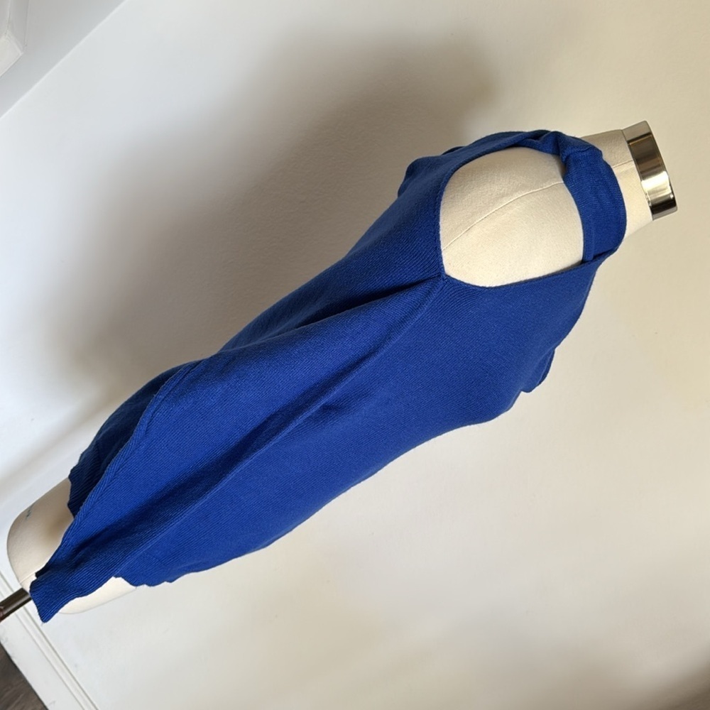 Elegant Blue Sweater - Picture 3 of 5